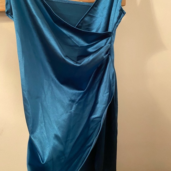 Blue satin dress - Picture 4 of 4